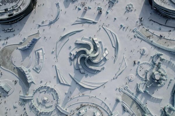 2024年1月5日，哈爾濱冰雪大世界的燈光冰雕鳥瞰圖。(Pedro PARDO /法新社） - 俄羅斯衛星通訊社