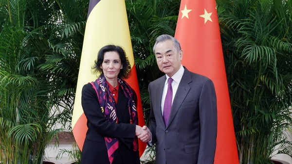 王毅会见比利时外交大臣拉比卜 - 俄罗斯卫星通讯社