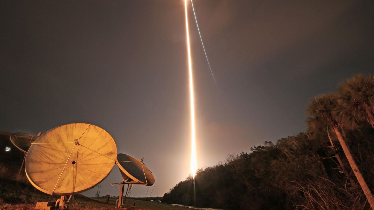 着陆器在极端温差环境下完成首次数据回传 (着陆器着陆过程)