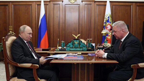 俄罗斯总统弗拉基米尔•普京与俄罗斯独立工联主席米哈伊尔•什马科夫 - 俄罗斯卫星通讯社