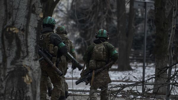 赫尔松州州长：乌军从背后向想要投降的战友开枪 - 俄罗斯卫星通讯社