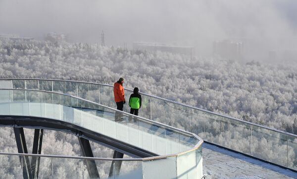 克拉斯诺亚尔斯克郊区尼古拉耶夫火山观景台上的人们。 - 俄罗斯卫星通讯社