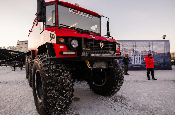 俄羅斯全地形越野車“Burlak”在摩爾曼斯克港開始了“俄羅斯360”探險。 - 俄羅斯衛星通訊社