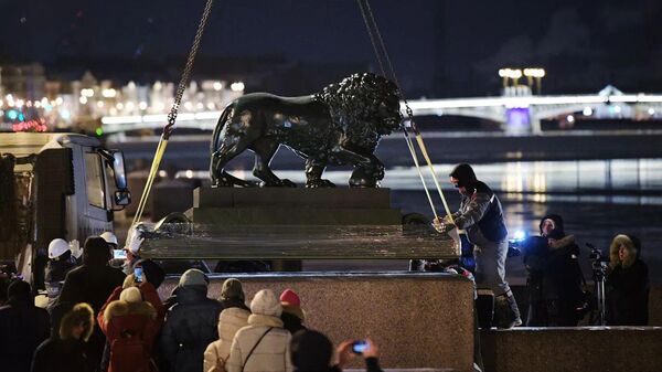 聖彼得堡河岸獅子雕像 - 俄羅斯衛星通訊社