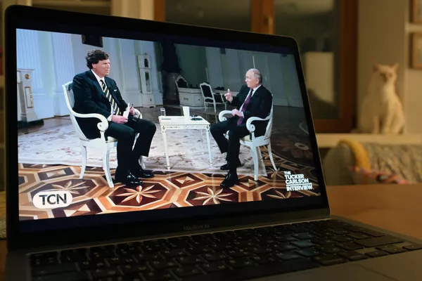 收集上的俄罗斯总统普京在莫斯科接受美国记者、“塔克·卡尔森电视网(Tucker Carlson Network)”独创人塔克·卡尔森的采访视频。 - 俄罗斯卫星通讯社