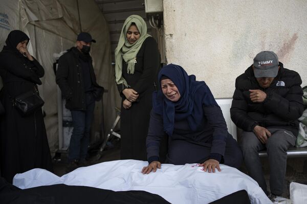 Жертвы израильских авиаударов по городу Рафах  - 俄羅斯衛星通訊社