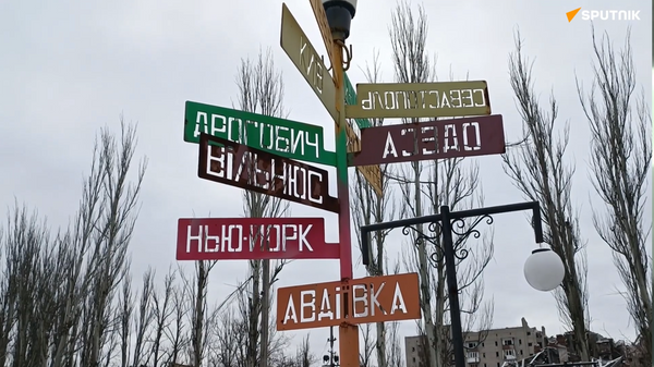 俄军进驻阿夫杰耶夫卡市 - 俄罗斯卫星通讯社