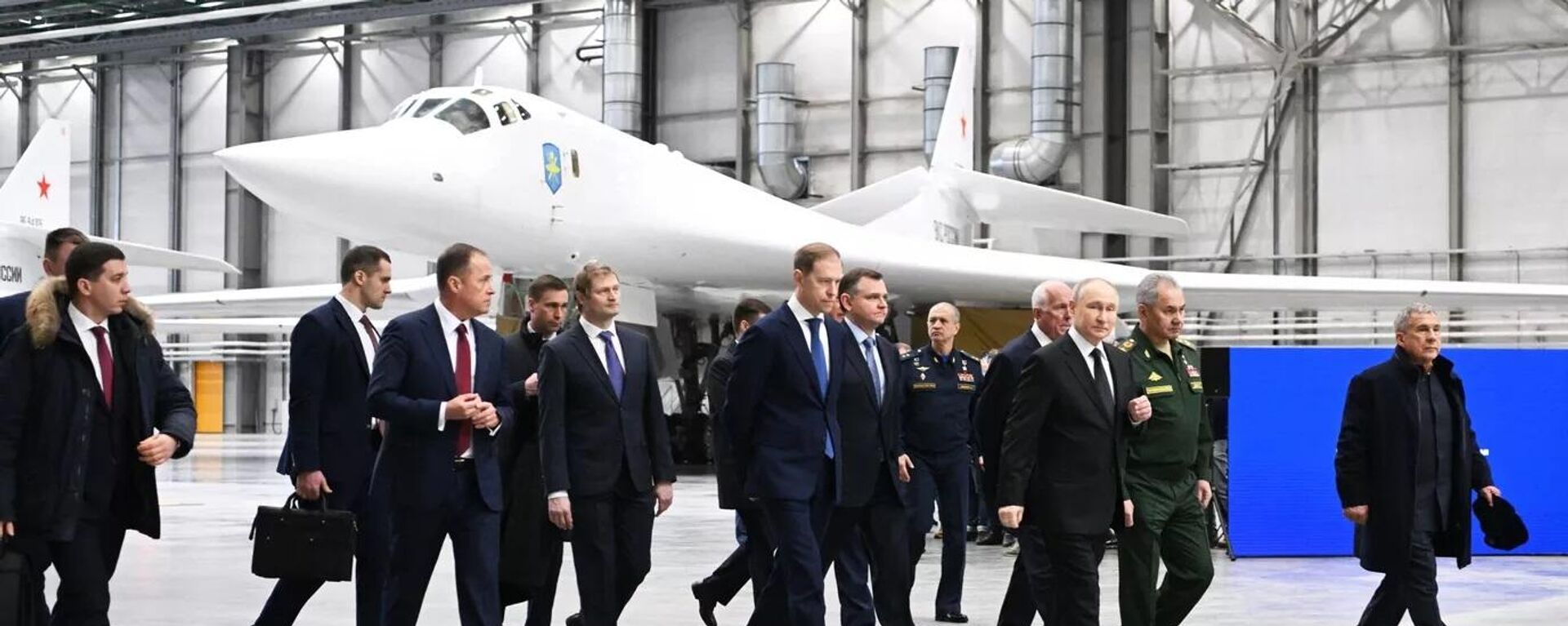 俄羅斯總統到訪喀山航空廠，參觀4架改進型圖-160M飛機 - 俄羅斯衛星通訊社, 1920, 21.02.2024
