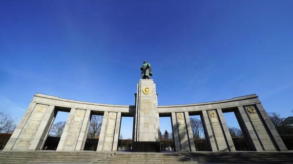 德国军官提议在柏林搭建“俄德友谊桥”