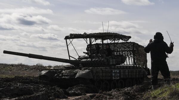 Испытание танка Т-80БВМ после ремонта - 俄羅斯衛星通訊社
