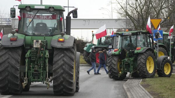 波兰农民继续封锁与乌克兰的边境 - 俄罗斯卫星通讯社