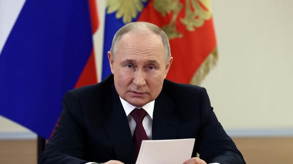 普京责成采取措施使俄罗斯进入世界四大经济体之列