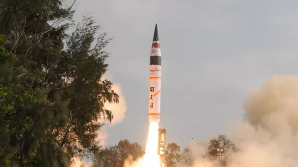 印度测试一枚携带分体式弹头的“烈火-5号”洲际弹道导弹