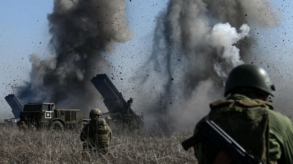 乌军暂停在阿夫杰耶夫卡地区修建防御工事 - 俄罗斯卫星通讯社