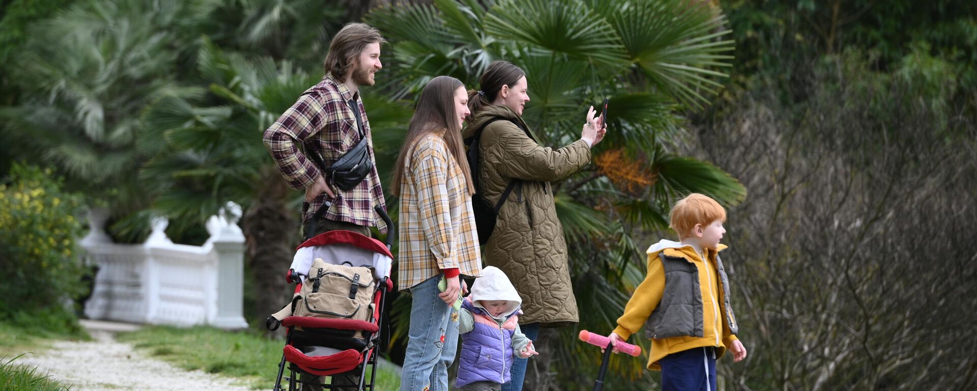 民调：近半数俄罗斯人认为一家庭应有三子女或更多 - 俄罗斯卫星通讯社, 1920, 30.05.2024