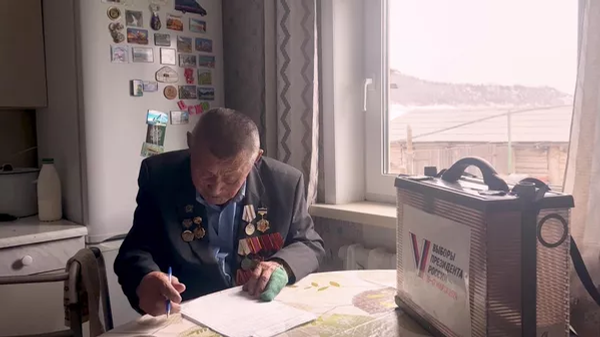 布里亞特百歲老兵投票 - 俄羅斯衛星通訊社