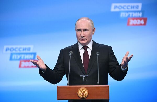 3月18日，俄罗斯总统候选人、现总统普京在竞选总部向记者发表讲话。 - 俄罗斯卫星通讯社