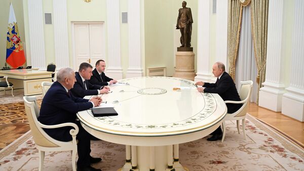 普京与总统候选人们会面：需要继续共同为俄罗斯的发展积极开展工作