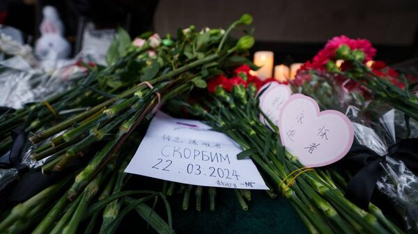 俄罗斯驻华使馆区内教堂为莫斯科州恐袭遇难者举行了追悼会