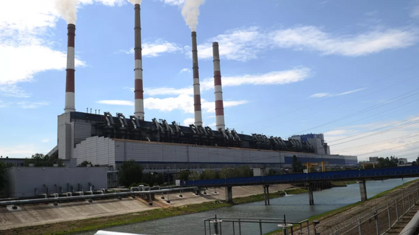俄新切尔卡斯克国营区域发电站变电站夜间起火