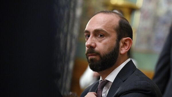 亞美尼亞外交部長亞拉臘·米爾佐揚 - 俄羅斯衛星通訊社