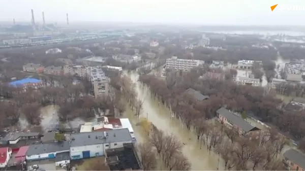 奥伦堡州奥尔斯克市遭大水灌城 - 俄罗斯卫星通讯社