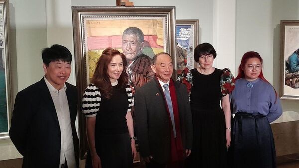 中国绘画大师韩玉臣将自己的作品赠送给特列季亚科夫画廊