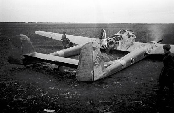 敖德薩附近被擊落的德國偵察機福克-沃爾夫 Fw189“鴞鷹”。 - 俄羅斯衛星通訊社