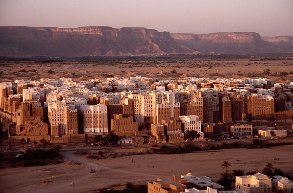 也門希巴姆老城， 希巴姆通常被稱為“世界上最古老的摩天都市”，是基於垂直建築規則建造的最古老的都市規劃例子之一 - 俄羅斯衛星通訊社