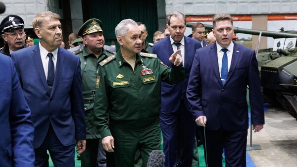 俄防長在西西伯利亞檢查軍工企業生產坦克的國防訂單執行情況 - 俄羅斯衛星通訊社