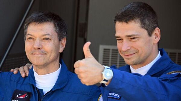 俄羅斯宇航員奧列格∙科諾年科和尼古拉∙丘布 - 俄羅斯衛星通訊社