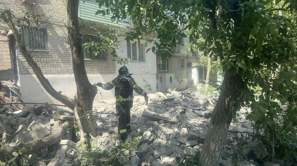 扎波罗热州州长：乌军对托克马克市居民楼发动袭击 废墟下或有人员被埋 - 俄罗斯卫星通讯社