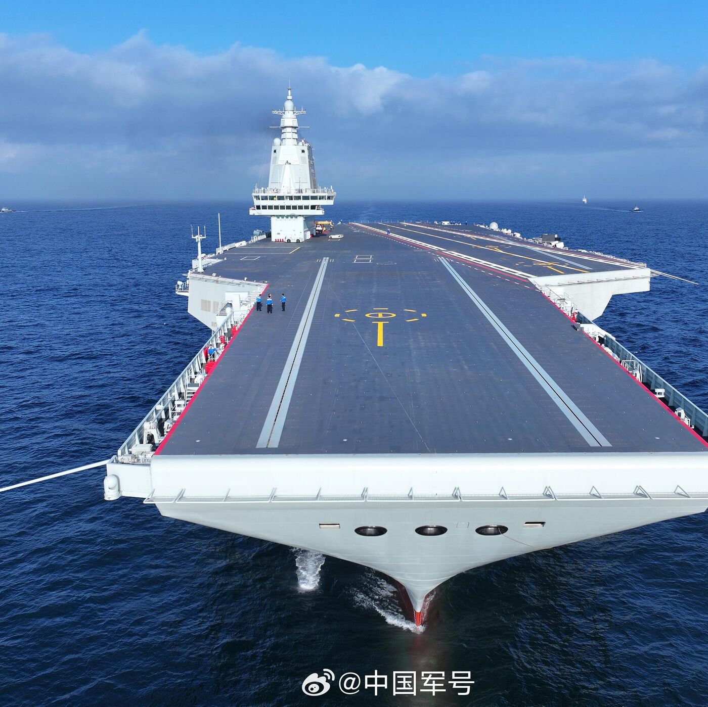 中国军事专家：“福建”号航母的电磁弹射技术突破实现战力跃升- 2025年9