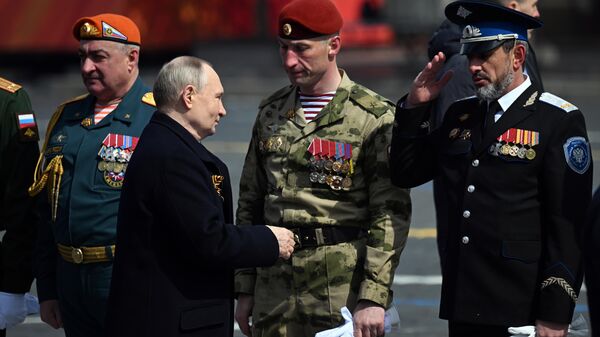 Президент Владимир Путин принял участие в параде Победы в Москве - 俄罗斯卫星通讯社