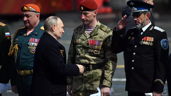 Президент Владимир Путин принял участие в параде Победы в Москве Президент Владимир Путин принял участие в параде Победы в Москве - 俄羅斯衛星通訊社