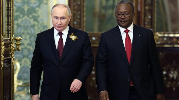 普京在克里姆林宫与几内亚比绍总统举行会谈