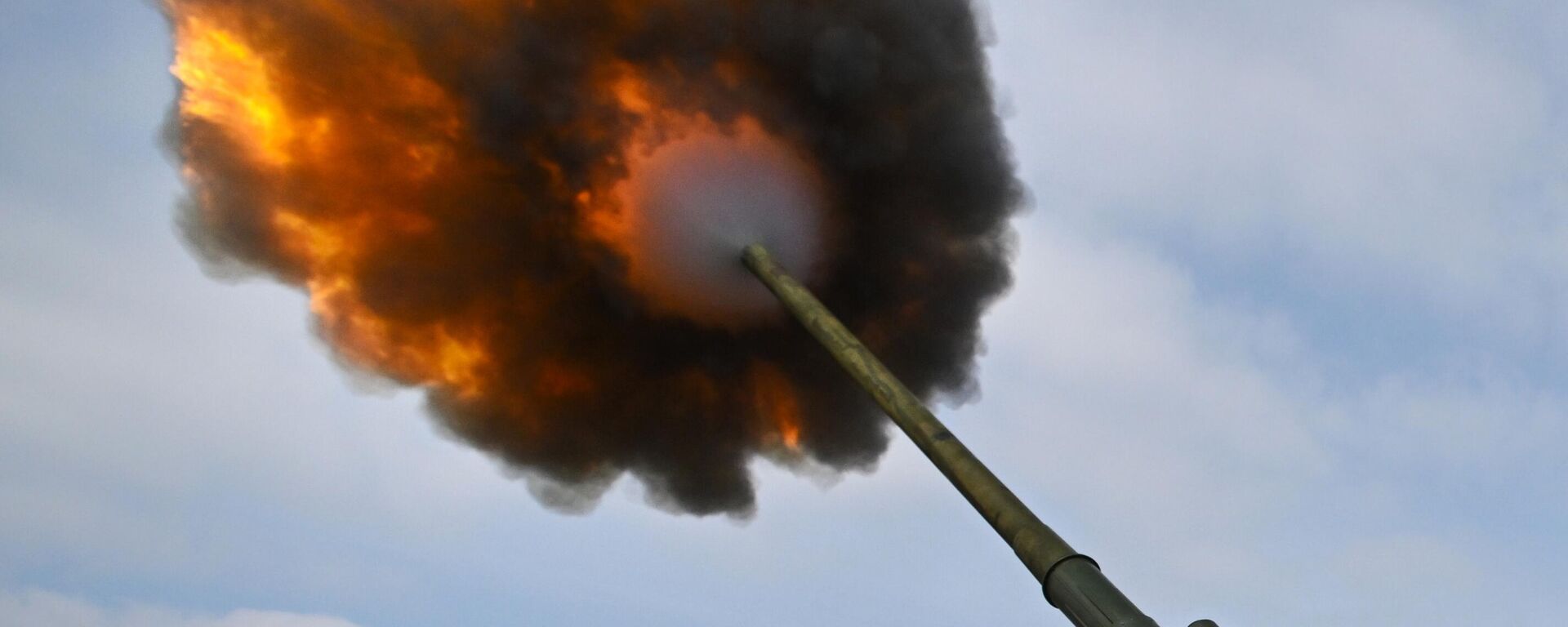 俄國防部：烏軍一天內在庫爾斯克方向損失約為400名軍事人員和2輛坦克 - 俄羅斯衛星通訊社, 1920, 18.09.2024