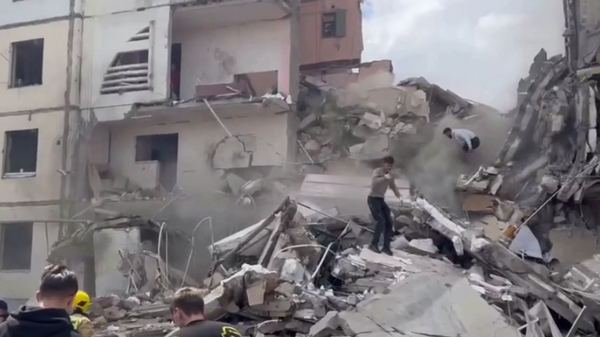 俄紧急情况部：别尔哥罗德一栋楼房倒塌造成的遇难人数升至13人 - 俄罗斯卫星通讯社
