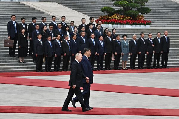 5月16日，中國國家主席習近平在北京人民大會堂東門外廣場舉行儀式，歡迎俄羅斯總統普京訪華。 - 俄羅斯衛星通訊社