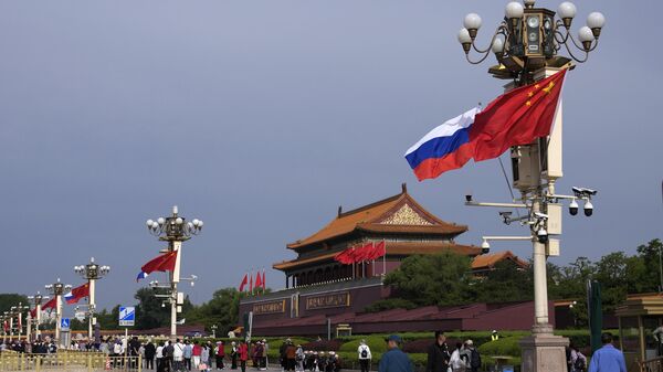 Флаги России и Китая на улицах Пекина - 俄羅斯衛星通訊社