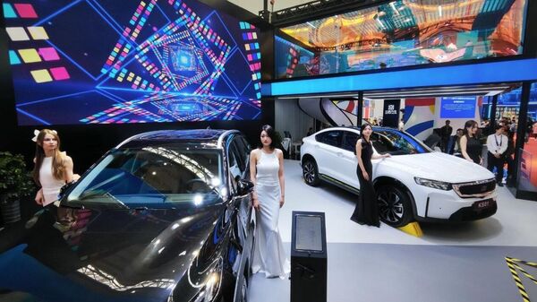第八届哈尔滨俄中博览会展览上的汽车 - 俄罗斯卫星通讯社