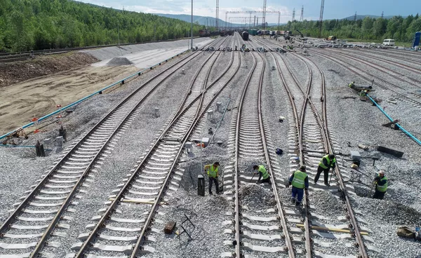 在阿穆爾州騰達村建造的貝阿鐵路第二階段工程中的駝峰信號站。 在阿穆爾州騰達村建造的貝阿鐵路第二階段工程中的駝峰信號站。 - 俄羅斯衛星通訊社