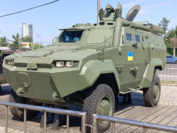 烏克蘭“特里頓”（Triton）輕型裝甲車  - 俄羅斯衛星通訊社