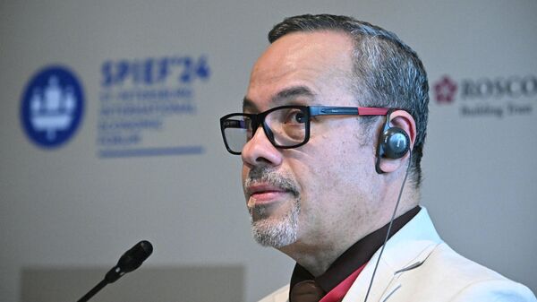 阿联酋沙迦大学传播学院系主任Jairo Alfonso Lugo Ocando - 俄罗斯卫星通讯社