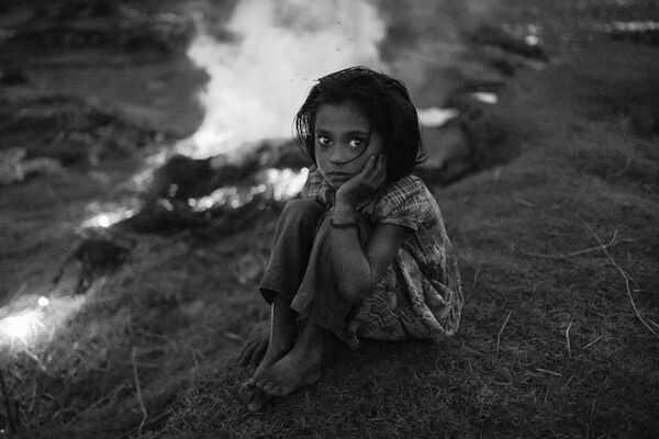 入围作品：穆罕穆德·沙弥木·乌尔·伊斯兰/孟加拉国，肖像《女孩与海洋》。我们时代的英雄系列，单张摄影 - 俄罗斯卫星通讯社