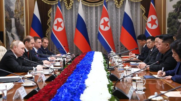 普京与金正恩签署《全面战略伙伴关系条约》