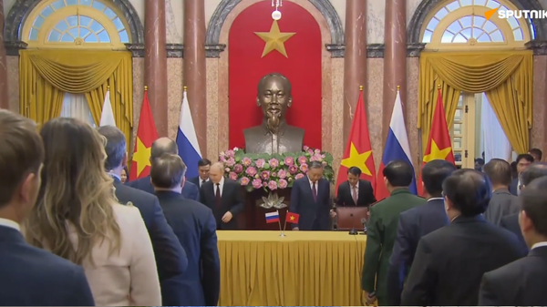 俄总统普京参加俄越联合发布会 - 俄罗斯卫星通讯社