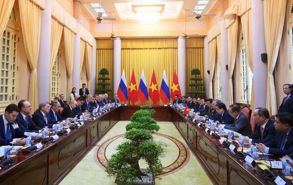普京与苏林在河内主席府举行会谈。 - 俄罗斯卫星通讯社