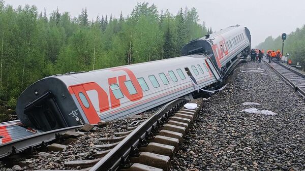 科米共和國火車車廂脫軌事故中的死亡人數升至3人 - 俄羅斯衛星通訊社