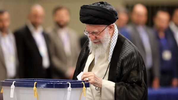 伊朗总统选举：伊朗最高领袖哈梅内伊已完成投票